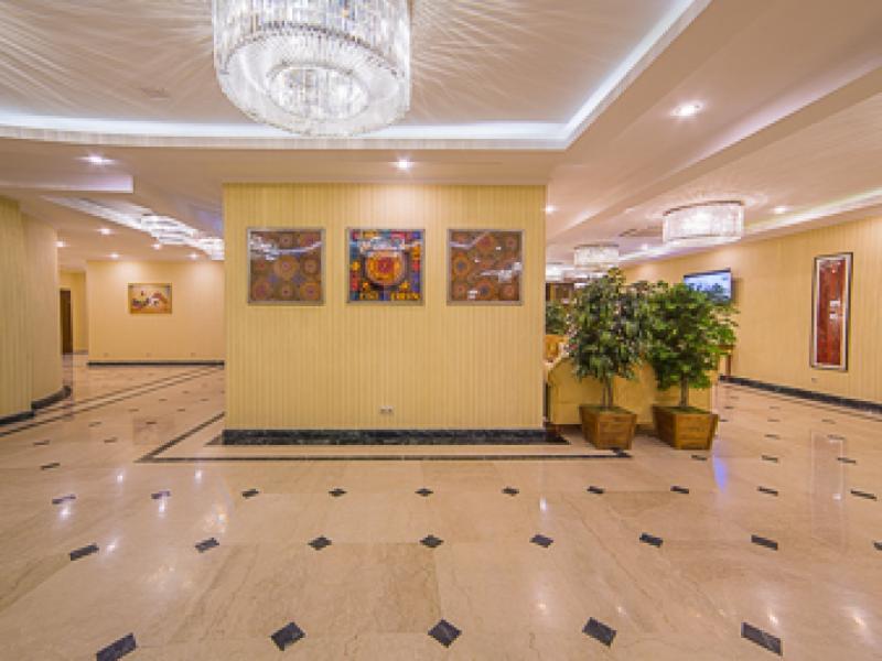 Ramada By Wyndham Almaty Hotell Exteriör bild